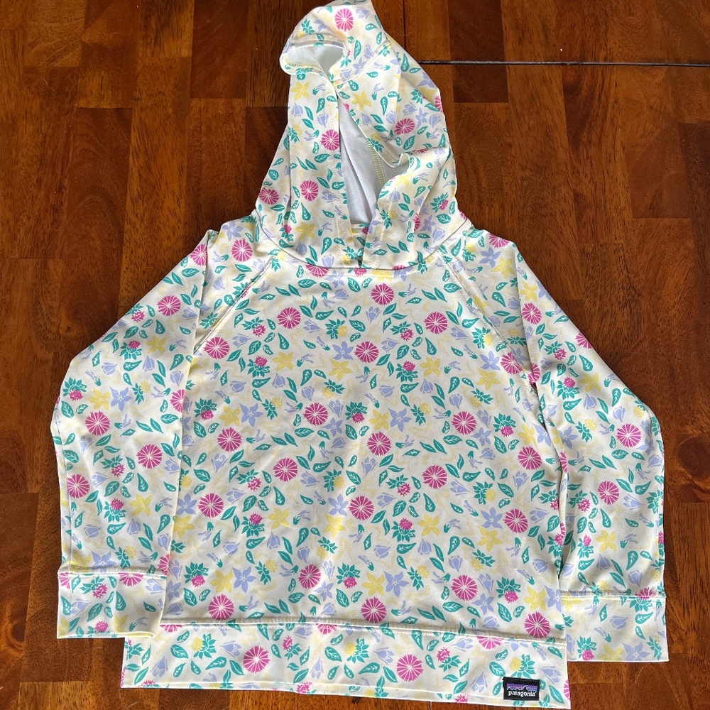 Patagonia 3T Capilene Cool daily hooded sun shirt.